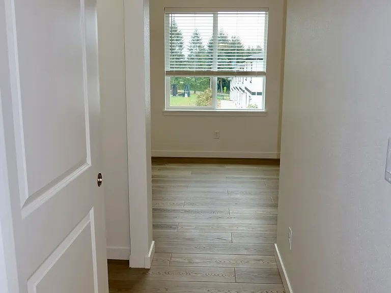 704 Elkins Way SE — Photo 22