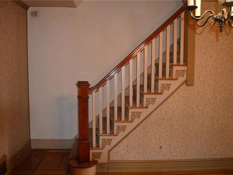 816 W Cedar St — Photo 2