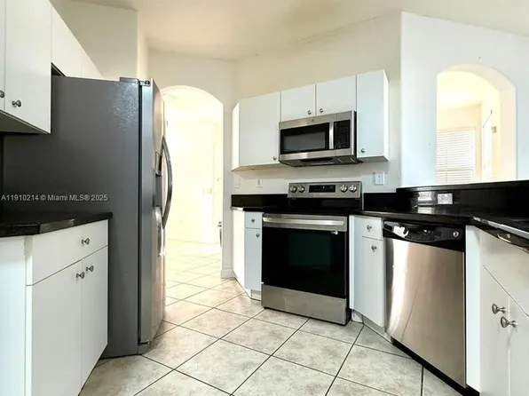 8675 NW 109th Ct, Doral, FL 33178