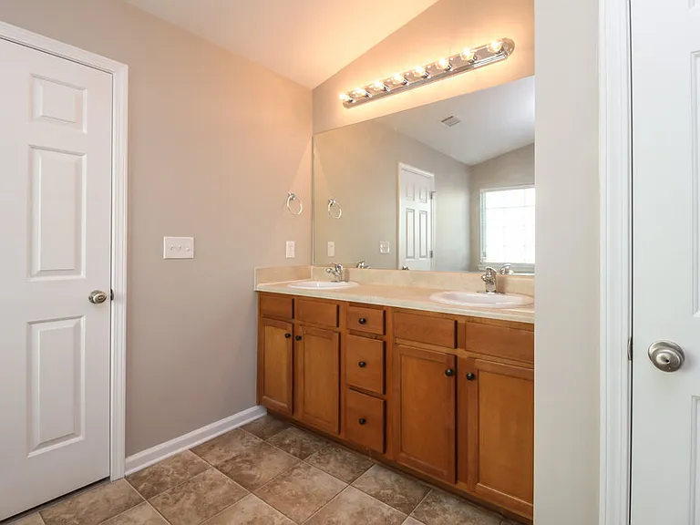5005 Amethyst Dr — Photo 13