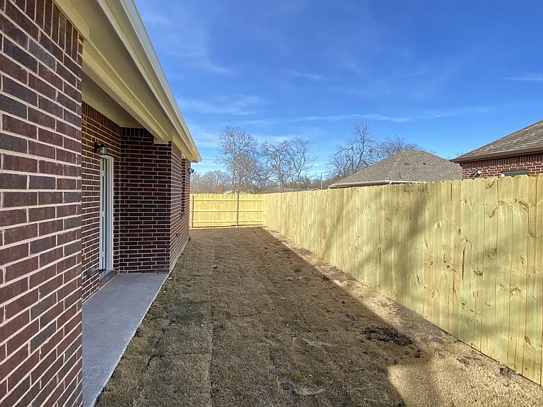 1709 Wright St — Photo 4