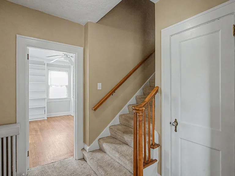 100 Chesterfield Rd — Photo 3