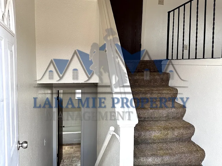 714 Downey St #18 — Photo 5