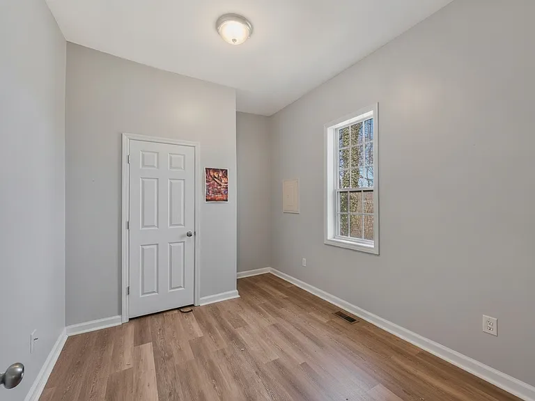 1214 School St — Photo 6
