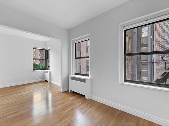 5th image of 8 Gramercy Park S APT 6C