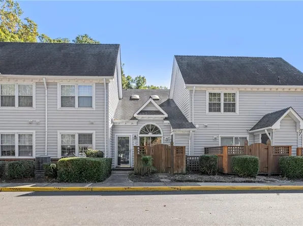 301 Wimbledon Chase APT D, Chesapeake, VA 23320