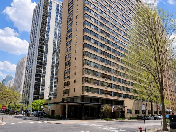 850 N Dewitt Pl APT 15F, Chicago, IL 60611