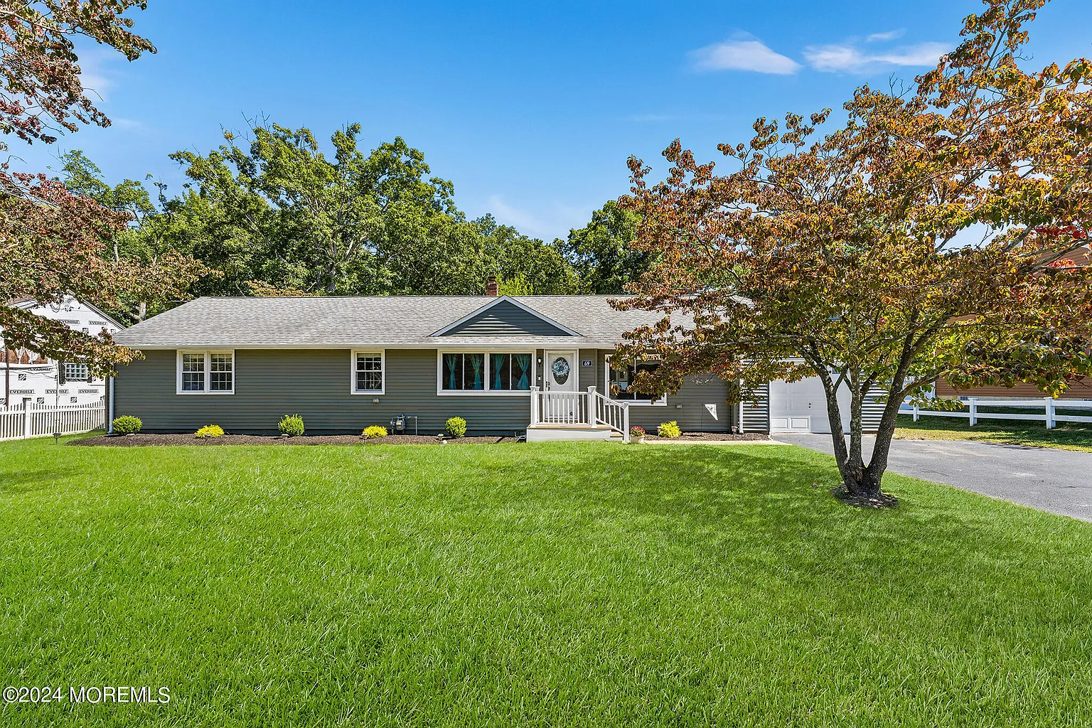 69 Crest Drive photo 1