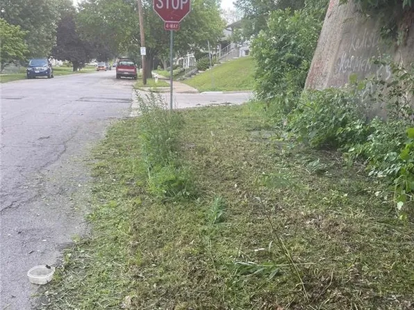 1202 S 24th St, Saint Joseph, MO 64507