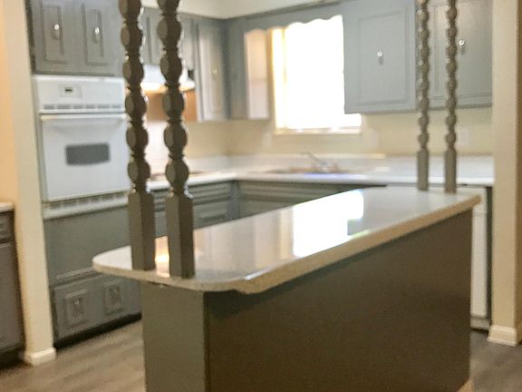 4th image of 502 Birchwood Cir