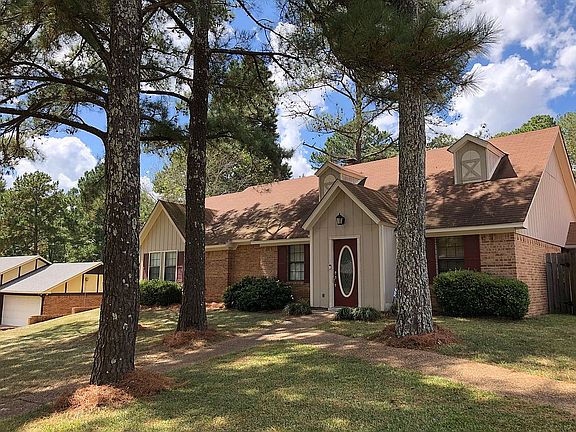 139 Longwood Drive 2