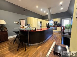 687A Mount Pleasant Rd, Toronto, ON M4S2N2