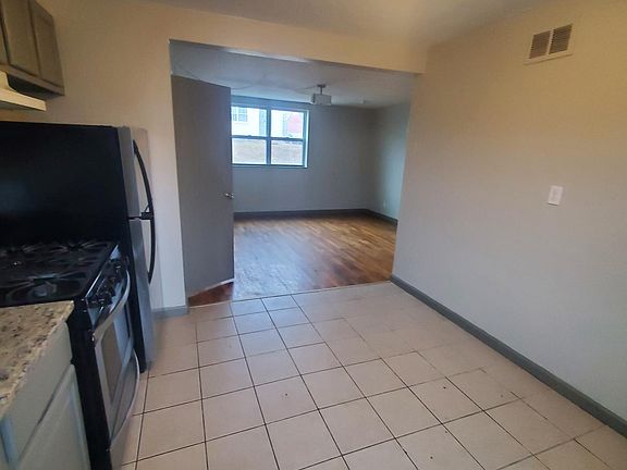 2nd image of 88 Ledgecrest Ave