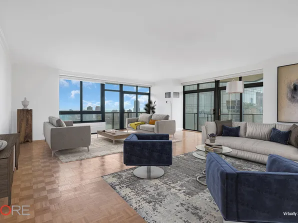 100 United Nations Plaza image 1 of 20