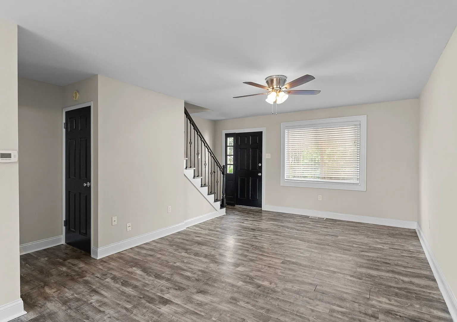 Anic Townhomes — Photo 4