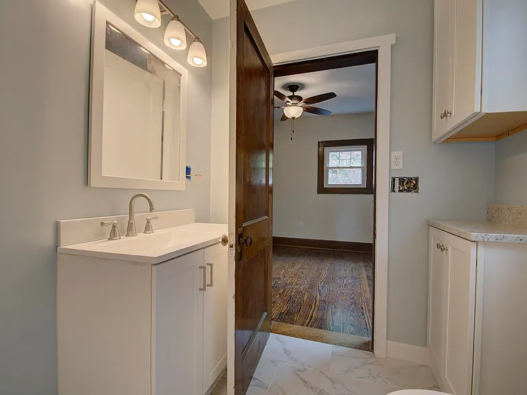 DSC_6040_1_2_3_4Interior01