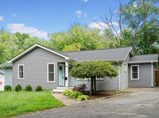 906 Monroe St, Herndon, VA 20170