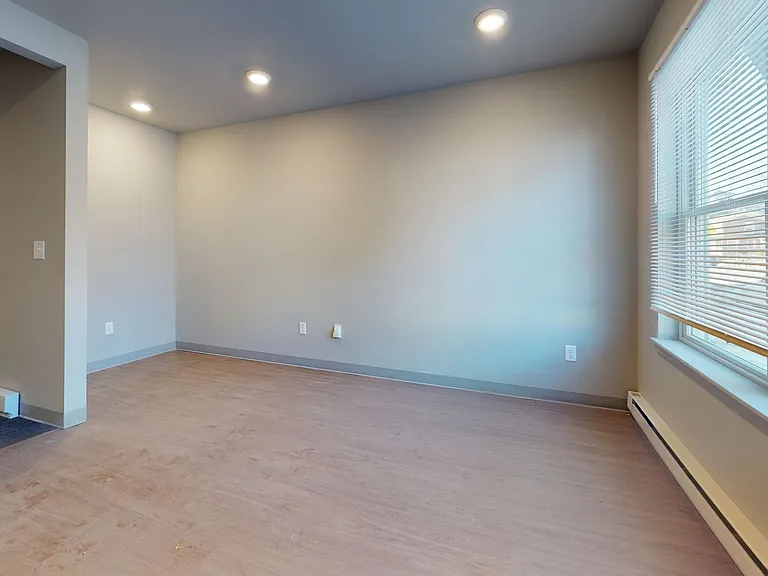 327 W Seneca — Photo 24