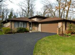 491 Meadowwood Dr, Valparaiso, IN 46385