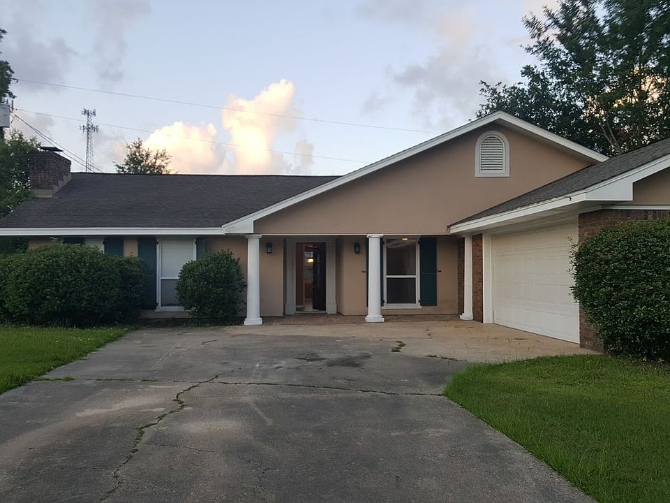 1st image of 1203 Wisteria Ln