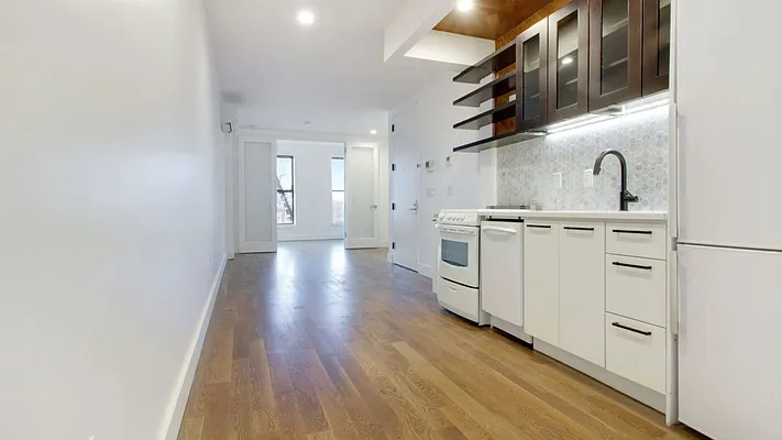 Rented by Nooklyn NYC LLC | media 1