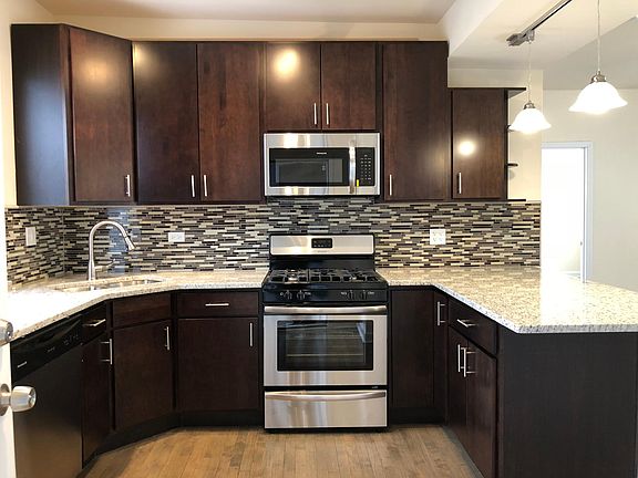 2nd image of 3839 W Roscoe St #1W