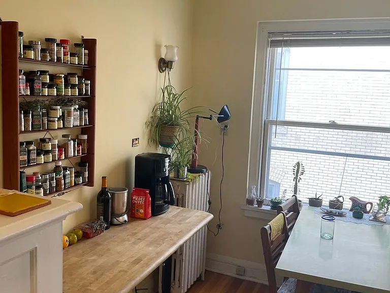 Taylor Apartments — Photo 4
