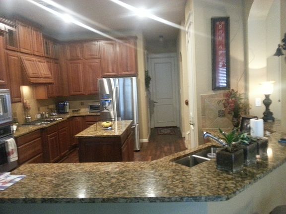 2nd image of 8005 Kingsgate Cir
