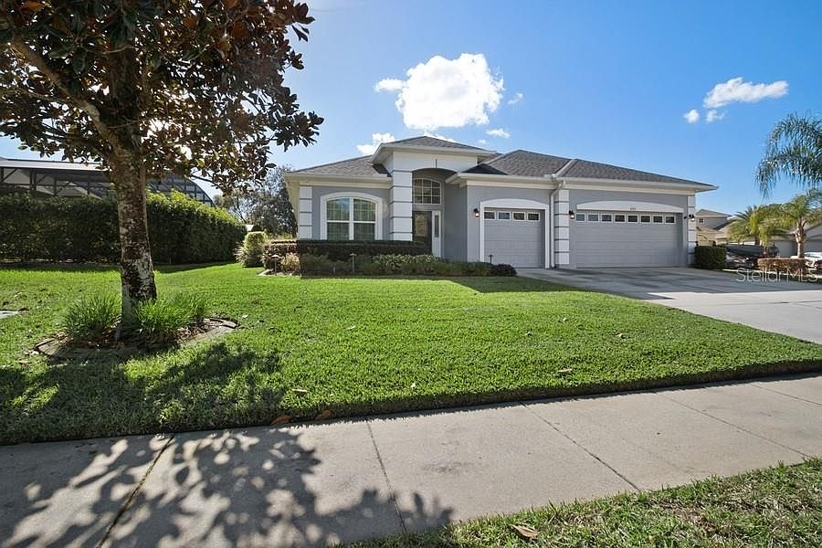 1st image of 433 Woodford Dr