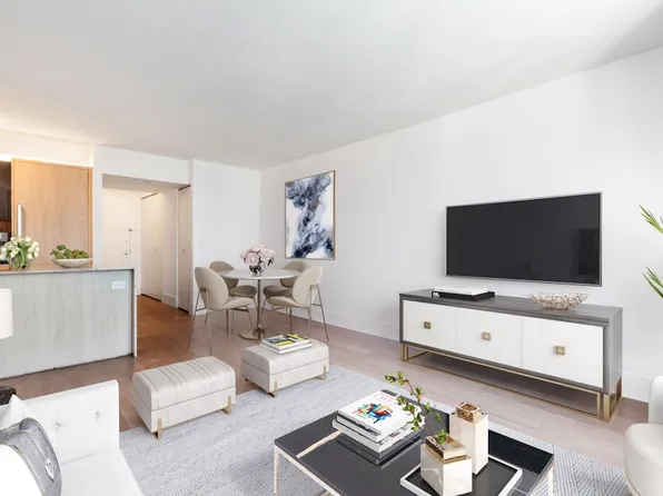 271 West 47th Street image 1 of 15