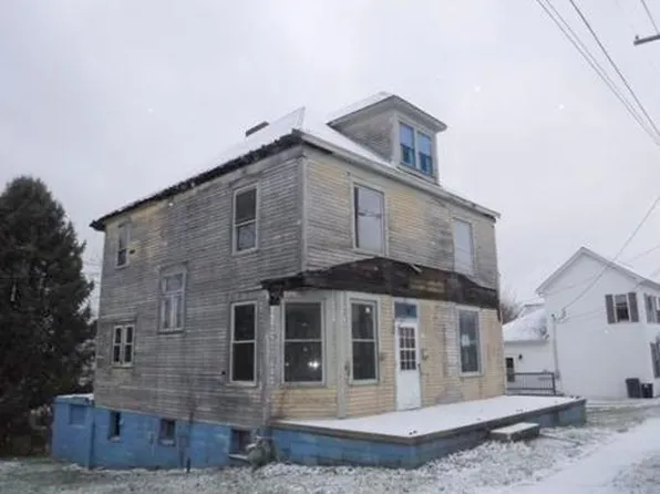 724 N Chestnut St, Barnesville, OH 43713