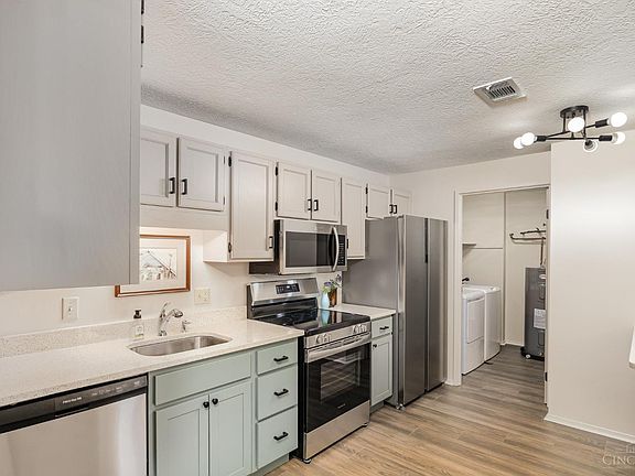 5th image of 5433 Bluesky Dr Unit 1