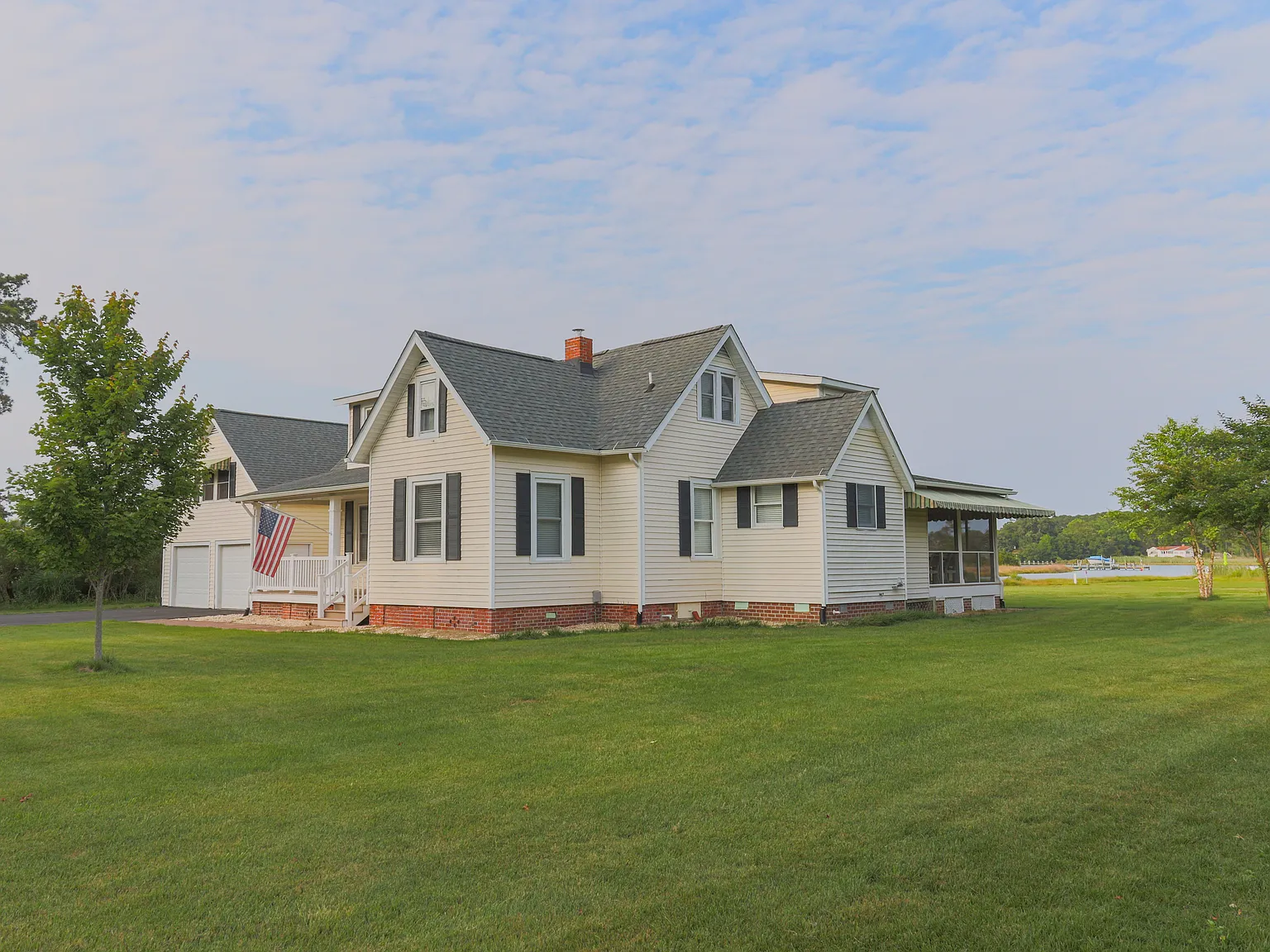6 bed, 3170 sqft, $3,500 — Photo 2