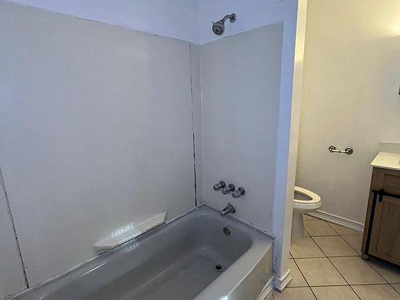 5th image of 42 Grant Ave #1