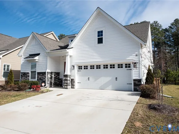 12225 Twin Rivers Dr, Chester, VA 23836