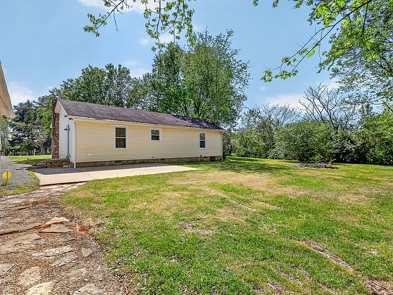4827 Bradyville Pike — Photo 23