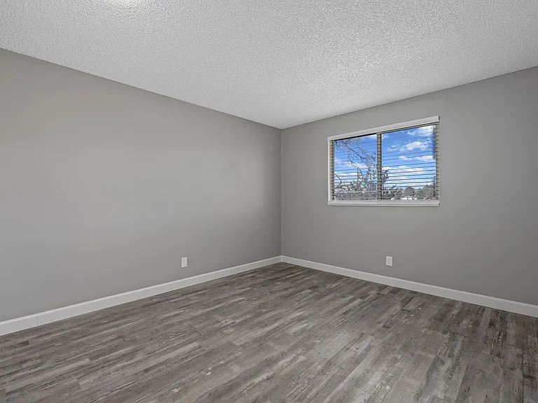 Peak 72 Apartments — Photo 21