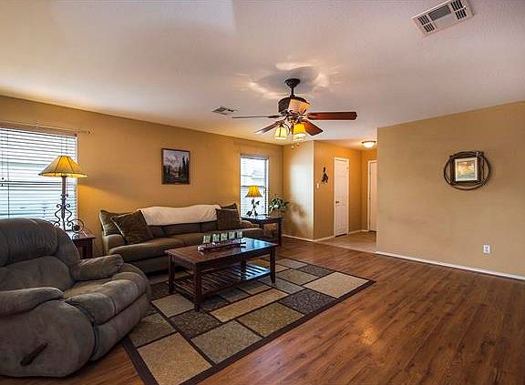 5th image of 204 Pearl Lake Dr