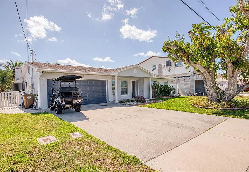 551 Crystal Dr
