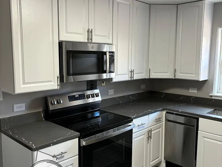 3112 Calwagner St #2W — Photo 1