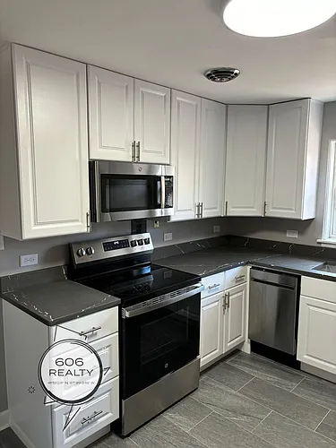 3112 Calwagner St #2W Photo 1