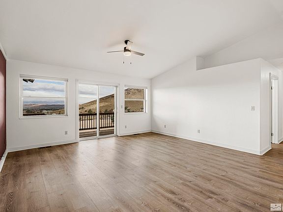 4th image of 575 Eliza Ct