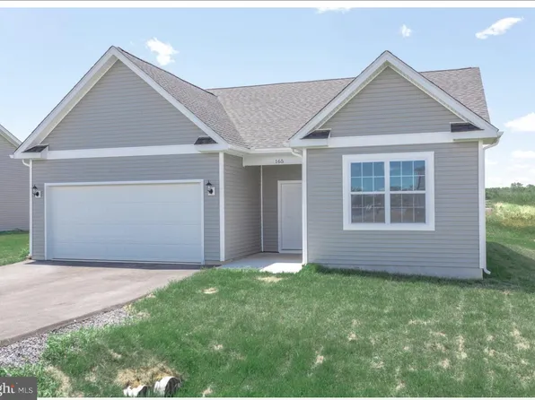 304 Vicksburg Ct, Martinsburg, WV 25404