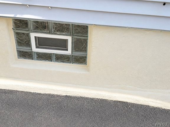 4th image of 877 Tonawanda St