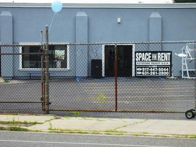 2nd image of 340 W Hoffman Ave