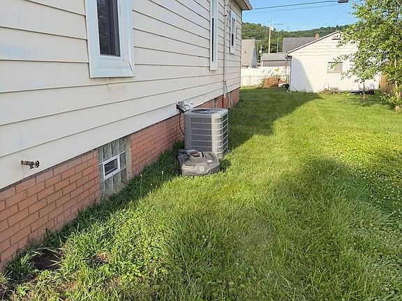 5th image of 808 N 4th St