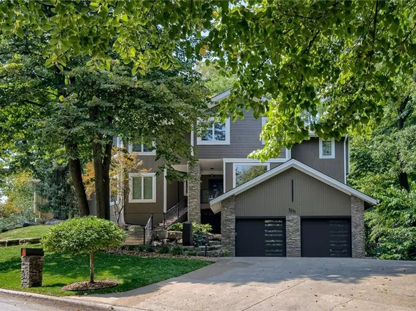 5231 NW Bluff Dr, Kansas City, MO 64152