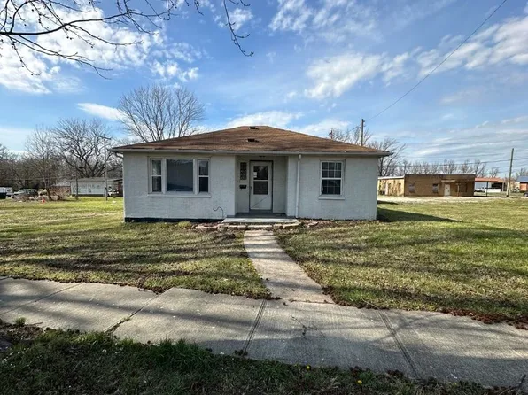 211 W Springfield St, Saint James, MO 65559