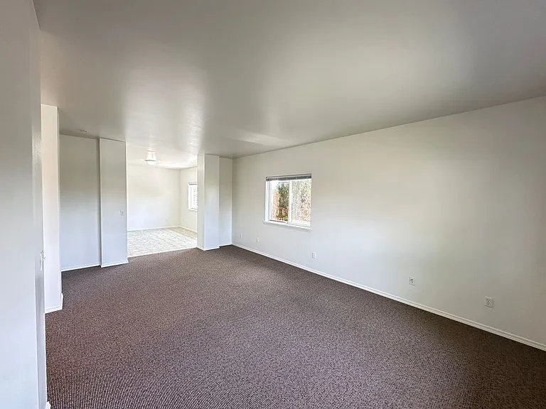 The Oaks Apartments — Photo 20