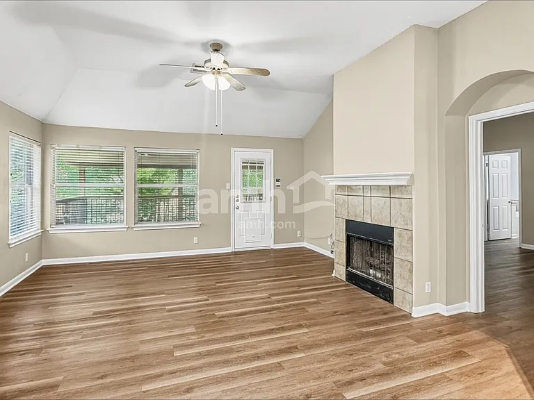 2116 Faldo Ln — Photo 5